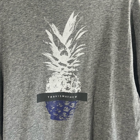 ⚠️SOLD⚠️Travis Mathew Short Sleeve T Shirt - Dark Grey with Pineapple - Size XL - Picture 4 of 6